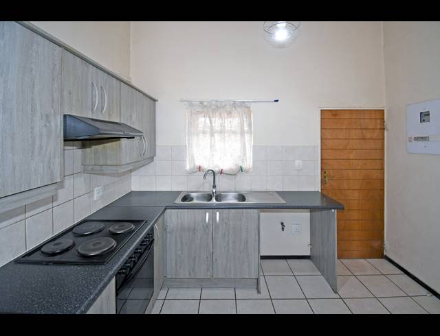 2 BEDROOM TOWNHOUSE FOR SALE IN NORTH RIDING